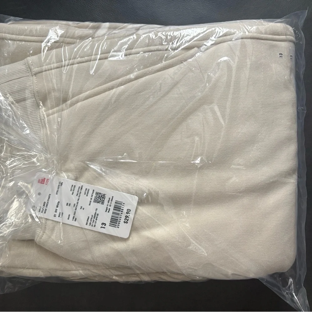 Uniqlo extra fleece-lined wide/leg sweatpants - kids sz 13 - sold out online - Picture 4 of 5